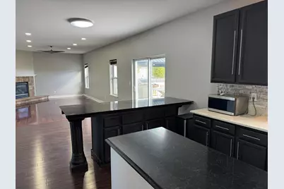 3839  Blossom Dr, Racine, WI 53406 - Photo 13