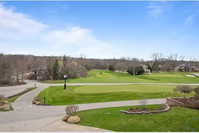 601  Knollwood Cir #B, Fontana, WI 53125 - Photo 17