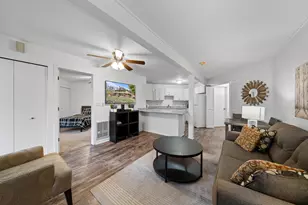 601 Knollwood Cir, Fontana, WI 53125 - Photo 3