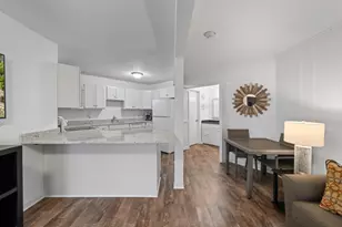 601 Knollwood Cir, Fontana, WI 53125 - Photo 5