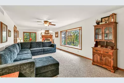 5812 N River Bay Rd, Racine, WI 53185 - Photo 11