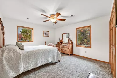 5812 N River Bay Rd, Racine, WI 53185 - Photo 21