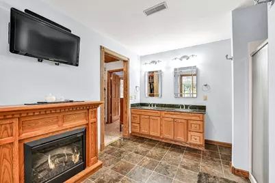 5812 N River Bay Rd, Racine, WI 53185 - Photo 19