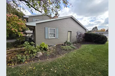 12720 W Verona Dr, New Berlin, WI 53151 - Photo 3