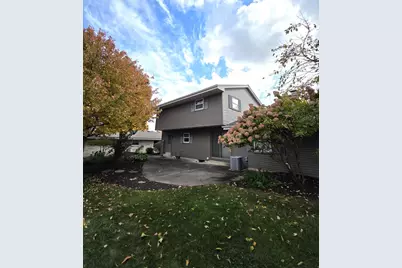 12720 W Verona Dr, New Berlin, WI 53151 - Photo 5