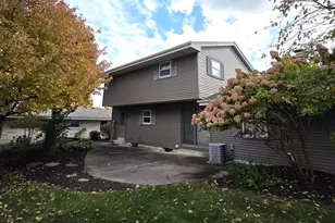 12720 W Verona Dr, New Berlin, WI 53151 - Photo 5