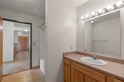 1120 E Parkway Ave, Oshkosh, WI 54901 - Photo 27