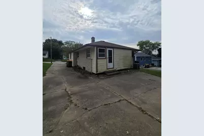 1112  Gertrude St, Waukesha, WI 53186 - Photo 11