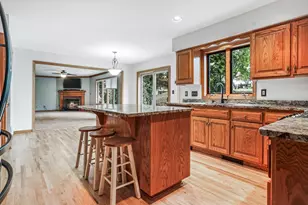 1617 Arapaho Ave, Grafton, WI 53024 - Photo 7