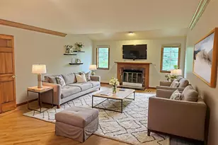 920 Oakwood Ln, Brookfield, WI 53045 - Photo 3