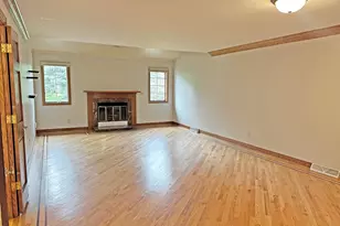 920 Oakwood Ln, Brookfield, WI 53045 - Photo 5