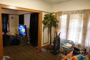 2421 W Finn Pl, Milwaukee, WI 53206 - Photo 5