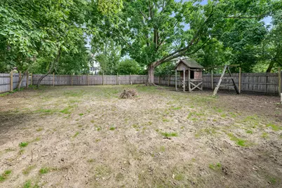 121  Juneau St, Horicon, WI 53032 - Photo 3