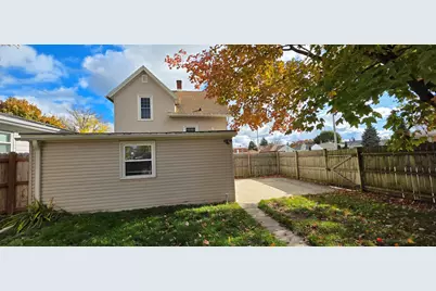 1546  Hayes Ave, Racine, WI 53405 - Photo 3