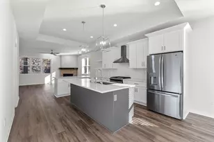 10915 W Wisconsin Ave, Wauwatosa, WI 53226 - Photo 7