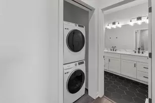 10915 W Wisconsin Ave, Wauwatosa, WI 53226 - Photo 17