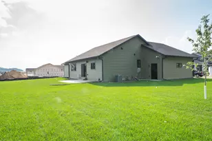 347 Southern Dr, Holmen, WI 54636 - Photo 23