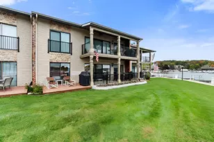 12 Abbey Villa Cir, Fontana, WI 53125 - Photo 3