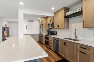 12 Abbey Villa Cir, Fontana, WI 53125 - Photo 9