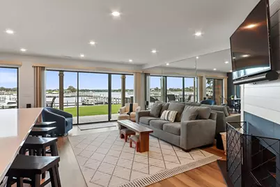 12  Abbey Villa Cir #C, Fontana, WI 53125 - Photo 5