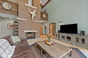 1319 Creekside Ct, Grafton, WI 53024 - Photo 7