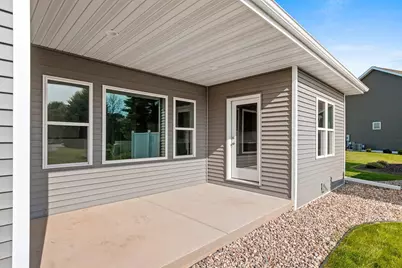 1925  Creekwood Ct, Manitowoc, WI 54220 - Photo 37