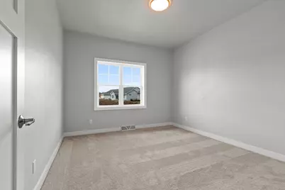 1925  Creekwood Ct, Manitowoc, WI 54220 - Photo 33