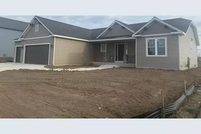 782  Golf Dr, Jefferson, WI 53549 - Photo 3