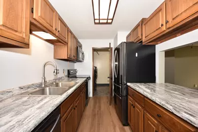 W169N11540  Biscayne Dr #3, Bldg 9, Germantown, WI 53022 - Photo 11