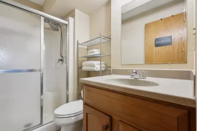 10216 N Baehr Rd, Mequon, WI 53092 - Photo 9