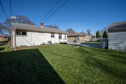 8627 W Ruby Ave, Milwaukee, WI 53225 - Photo 19