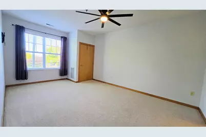 10900 W Bluemound Rd #215, Wauwatosa, WI 53226 - Photo 11