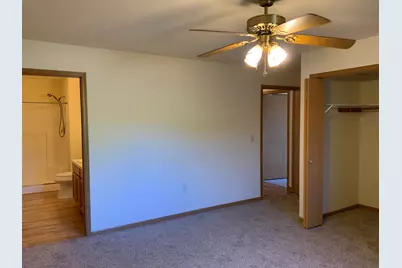 976  Roseland Dr #2, Kewaskum, WI 53040 - Photo 9