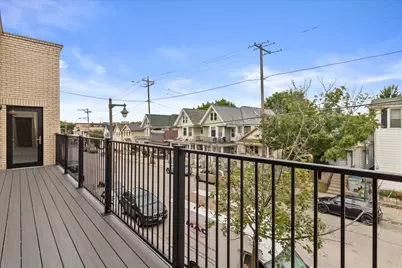 1697 N Marshall St, Milwaukee, WI 53202 - Photo 13