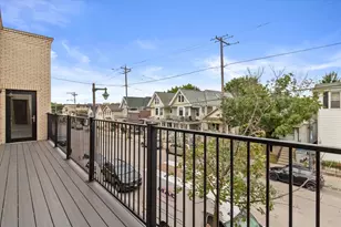 1697 N Marshall St, Milwaukee, WI 53202 - Photo 13