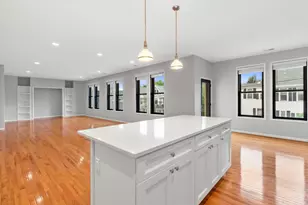 1697 N Marshall St, Milwaukee, WI 53202 - Photo 3