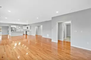 1697 N Marshall St, Milwaukee, WI 53202 - Photo 11