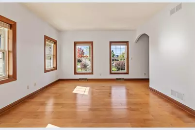 N66W12812  Corryton Ct, Menomonee Falls, WI 53051 - Photo 7