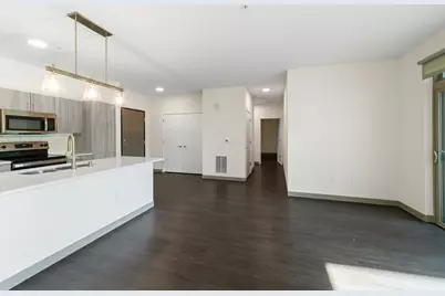 2420 E Capitol Dr #205, Shorewood, WI 53211 - Photo 9