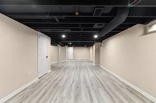 3833 S Austin St, Milwaukee, WI 53207 - Photo 21