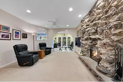 3285  Old Lantern Dr, Brookfield, WI 53005 - Photo 3