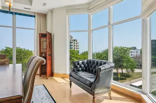 1313 N Franklin Pl, Milwaukee, WI 53202 - Photo 27