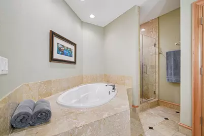 1313 N Franklin Pl #404, Milwaukee, WI 53202 - Photo 21