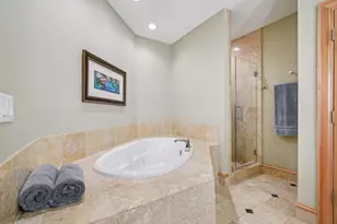 1313 N Franklin Pl, Milwaukee, WI 53202 - Photo 21