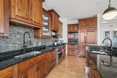 1313 N Franklin Pl #404, Milwaukee, WI 53202 - Photo 15