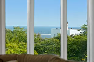 1313 N Franklin Pl, Milwaukee, WI 53202 - Photo 51