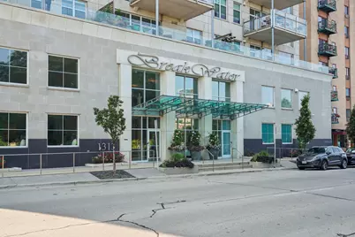 1313 N Franklin Pl #404, Milwaukee, WI 53202 - Photo 3