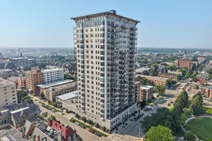 1313 N Franklin Pl, Milwaukee, WI 53202 - Photo 63