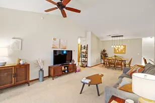 18425 Emerald Dr, Brookfield, WI 53045 - Photo 7