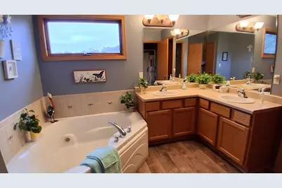 2735  Deer Creek Dr, Racine, WI 53406 - Photo 13